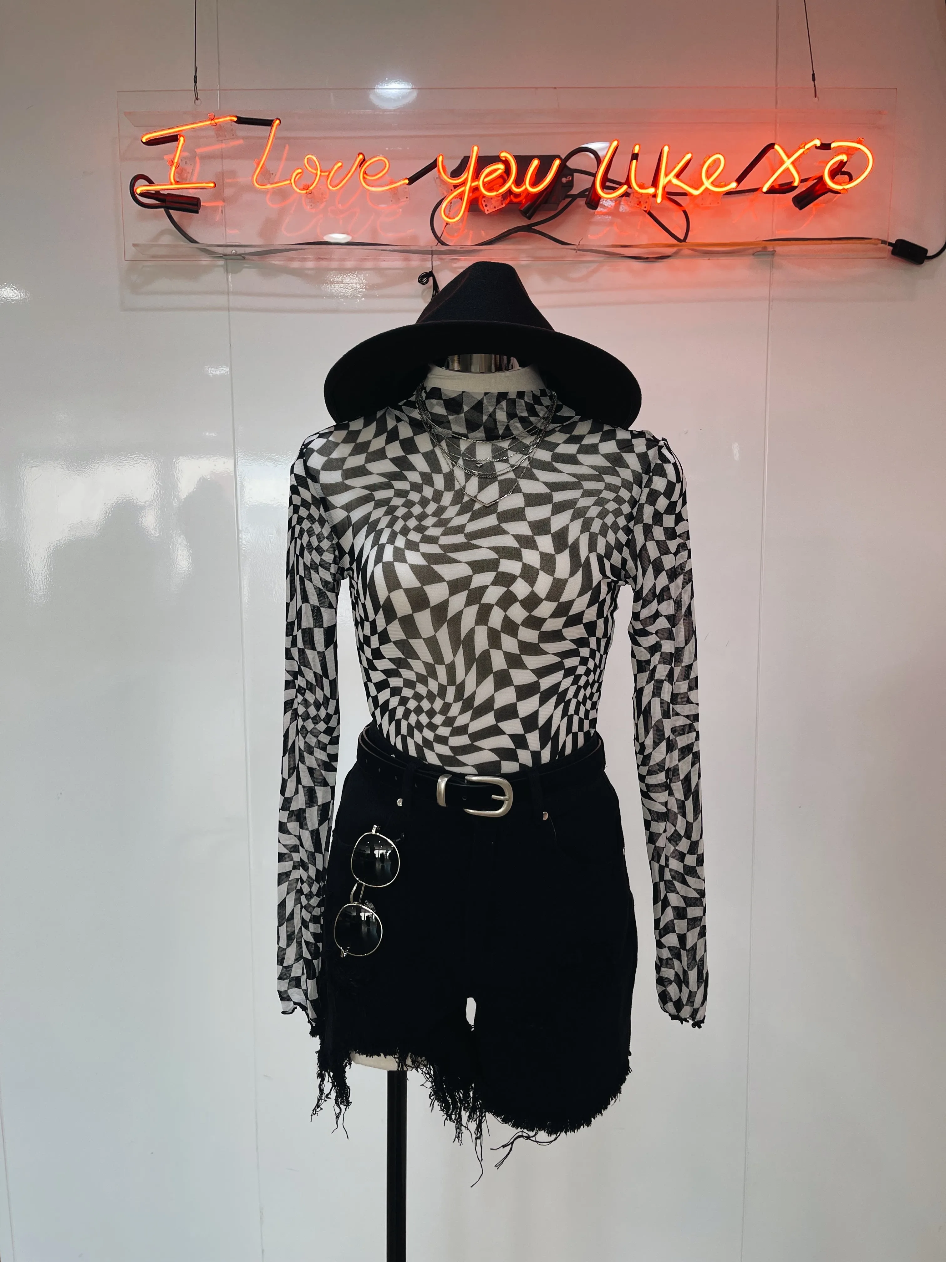 Wavy Checkered Crop